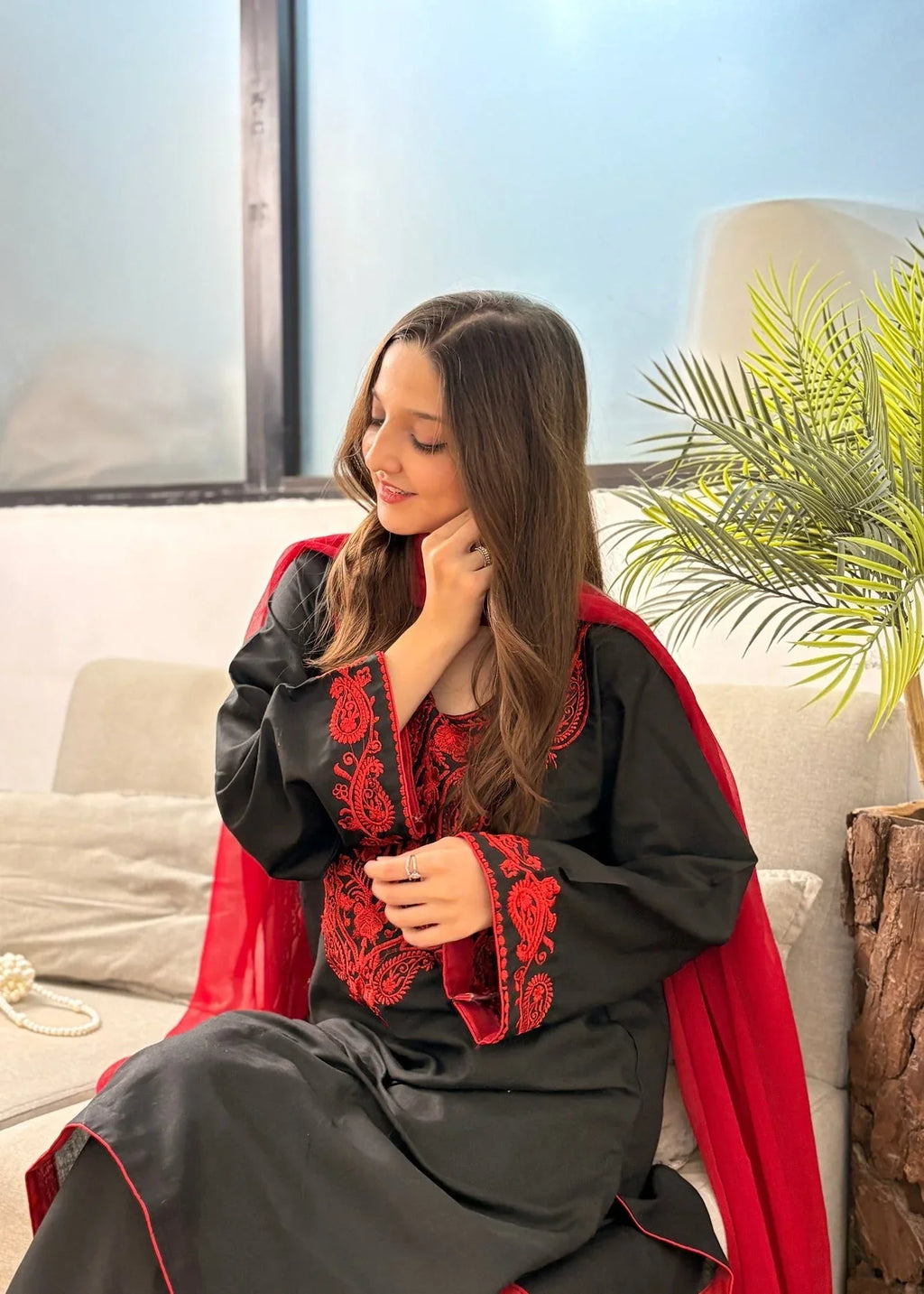 Zarqash Noir – Crimson Embroidered 3PC